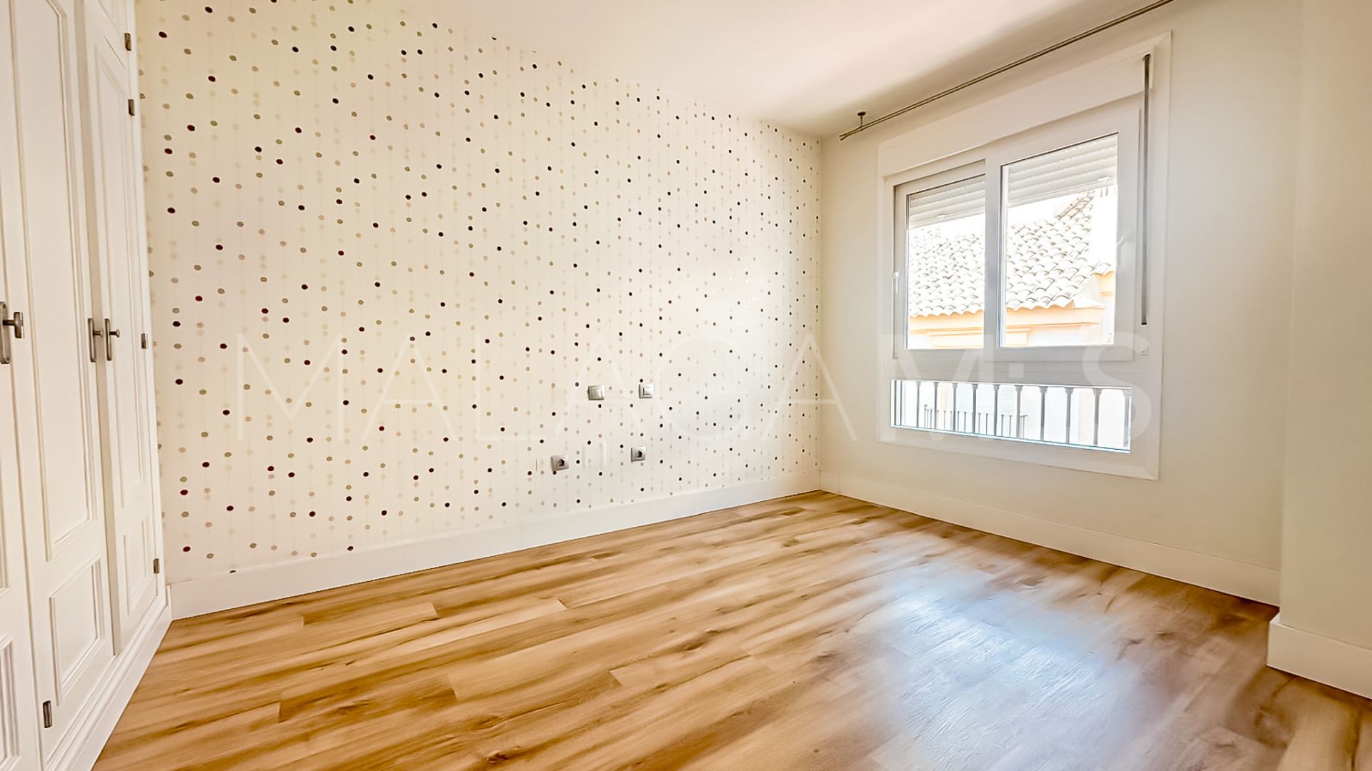 Hus i byn for sale in Valdeolletas