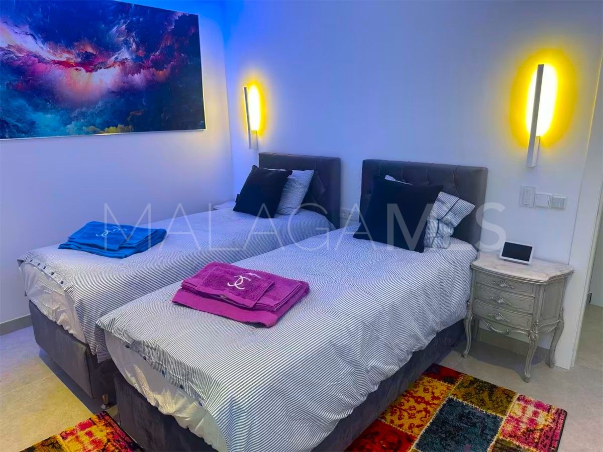 Buy villa de 4 bedrooms in Cala de Mijas
