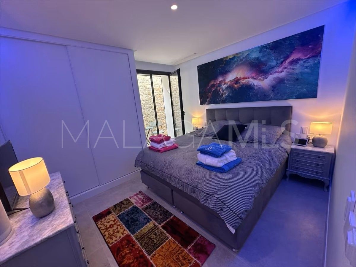 Buy villa de 4 bedrooms in Cala de Mijas