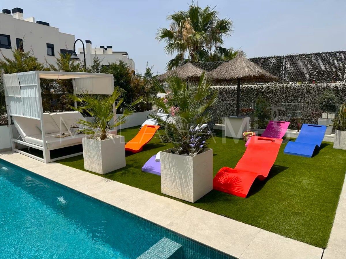 Buy villa de 4 bedrooms in Cala de Mijas