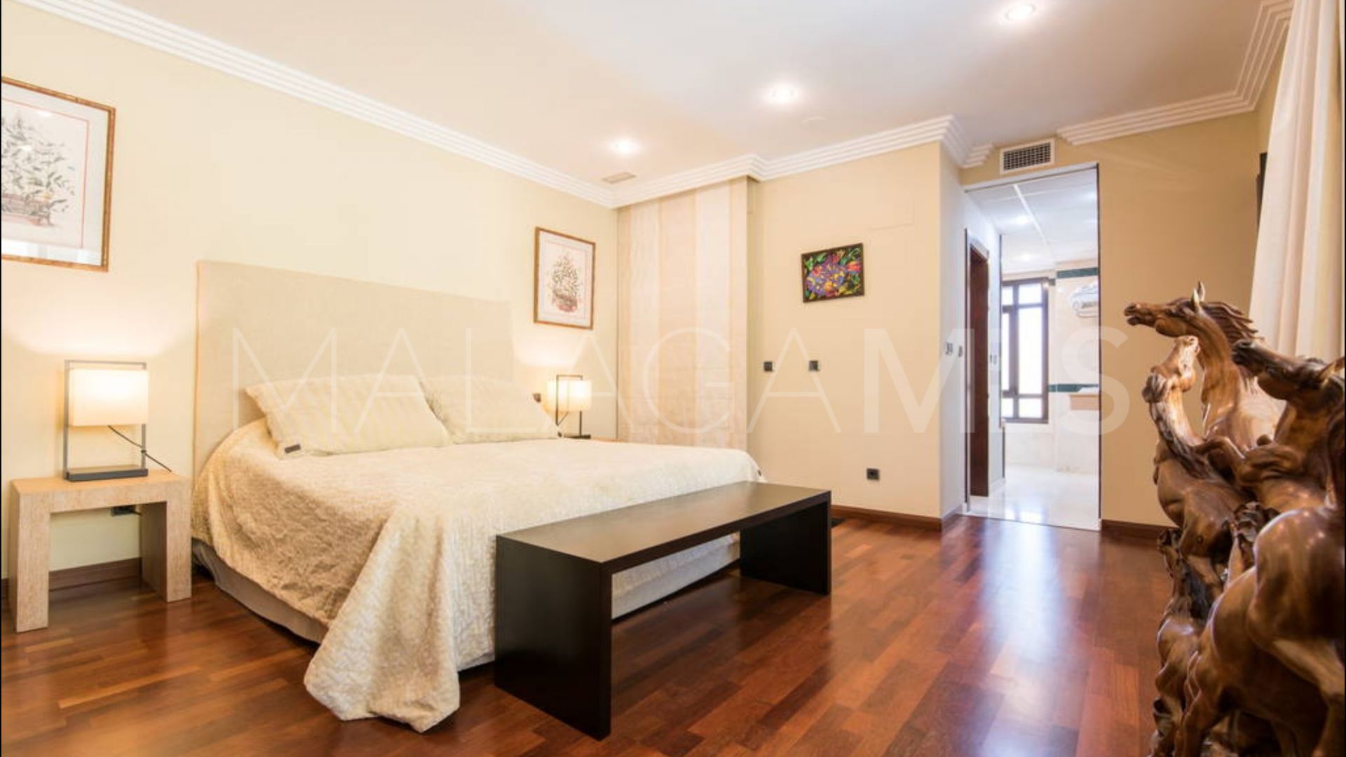 Hus i byn for sale in Marbella - Puerto Banus