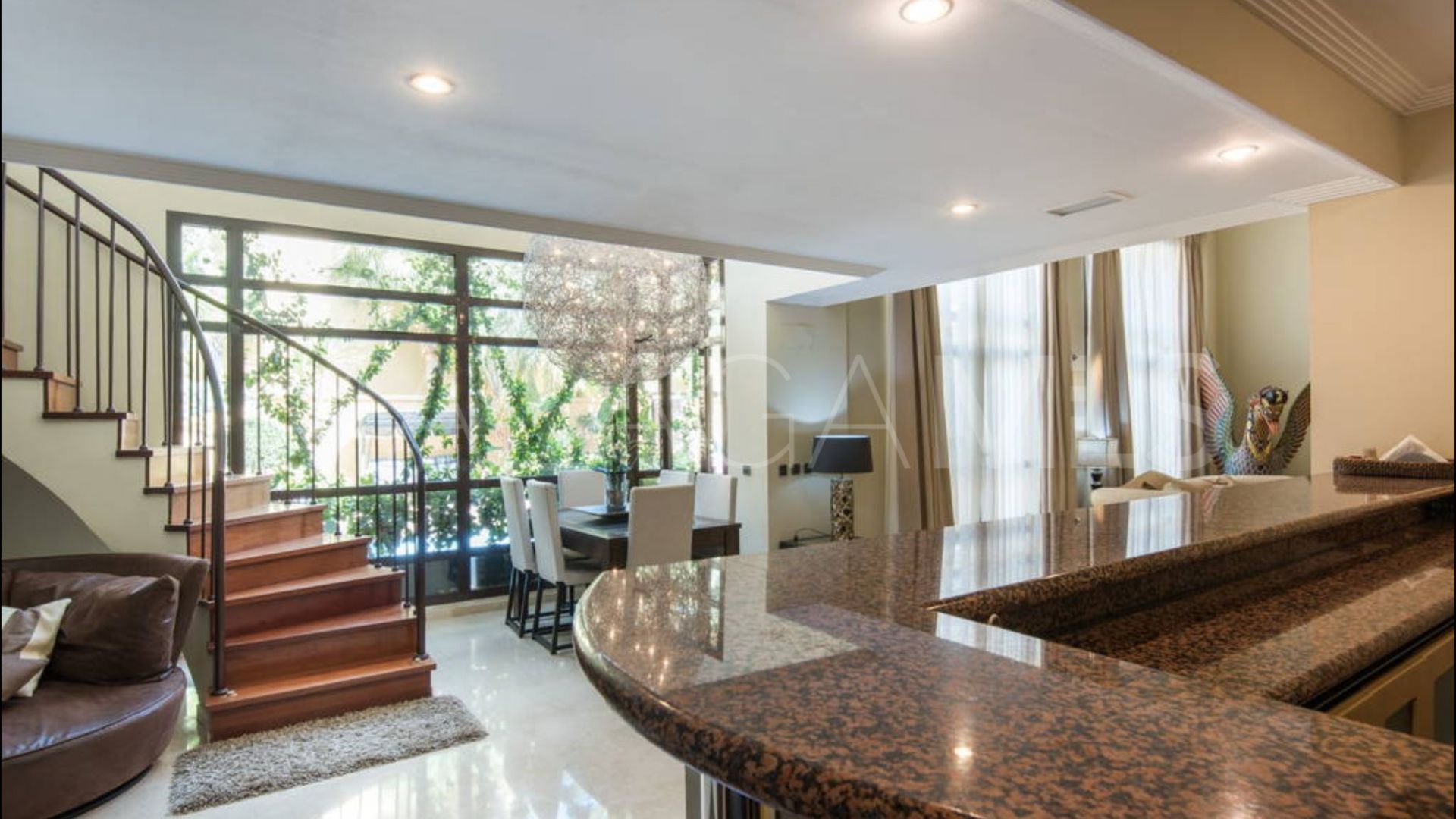 Hus i byn for sale in Marbella - Puerto Banus