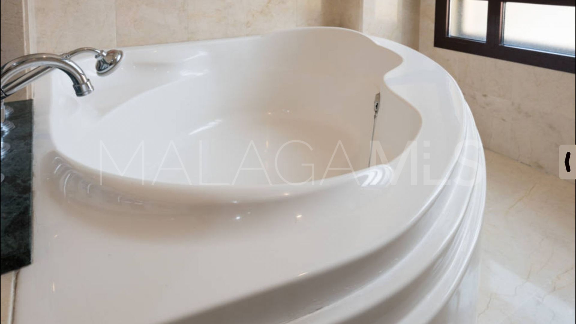 Hus i byn for sale in Marbella - Puerto Banus