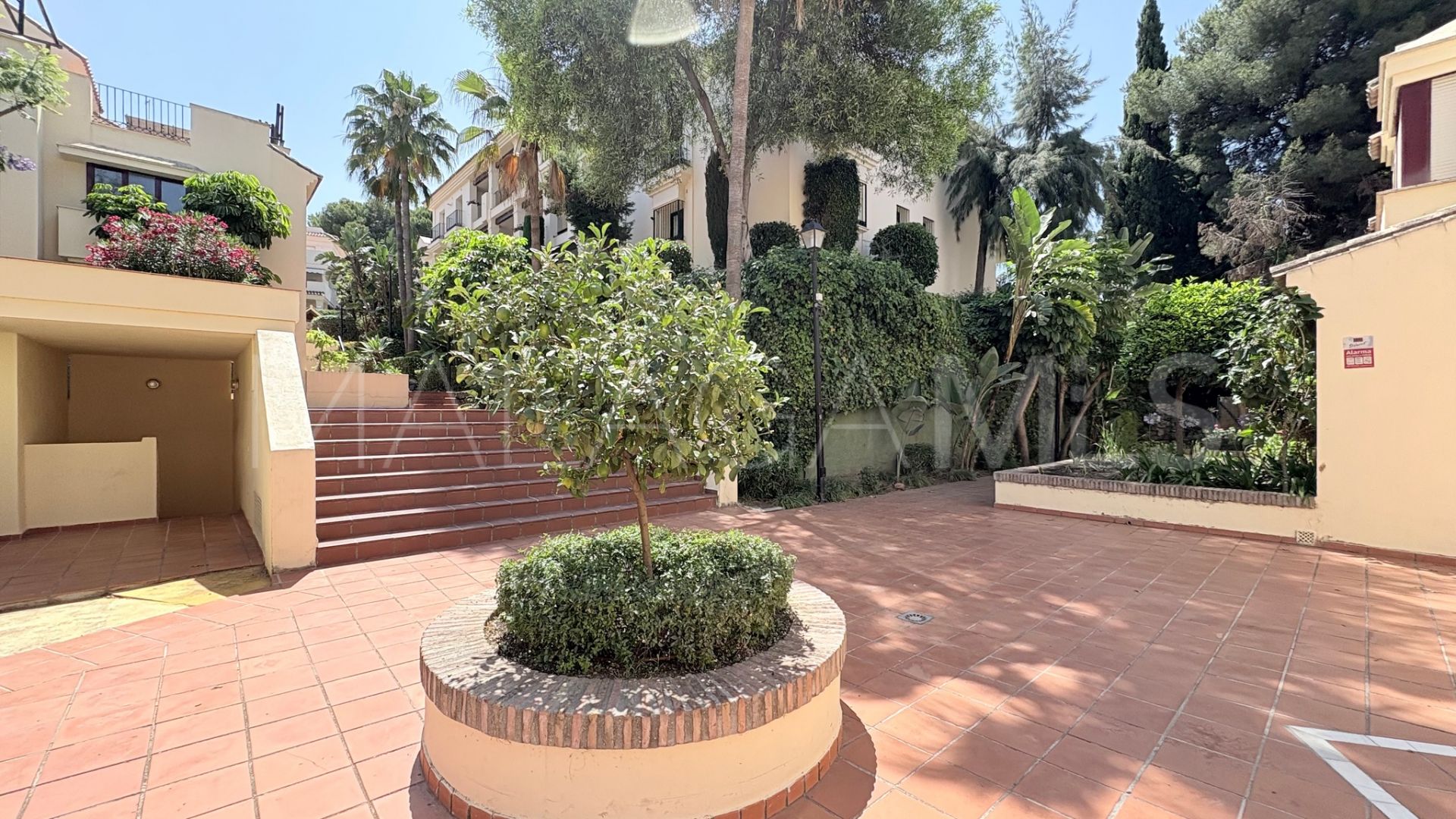 For sale town house in La Dama de Noche with 3 bedrooms