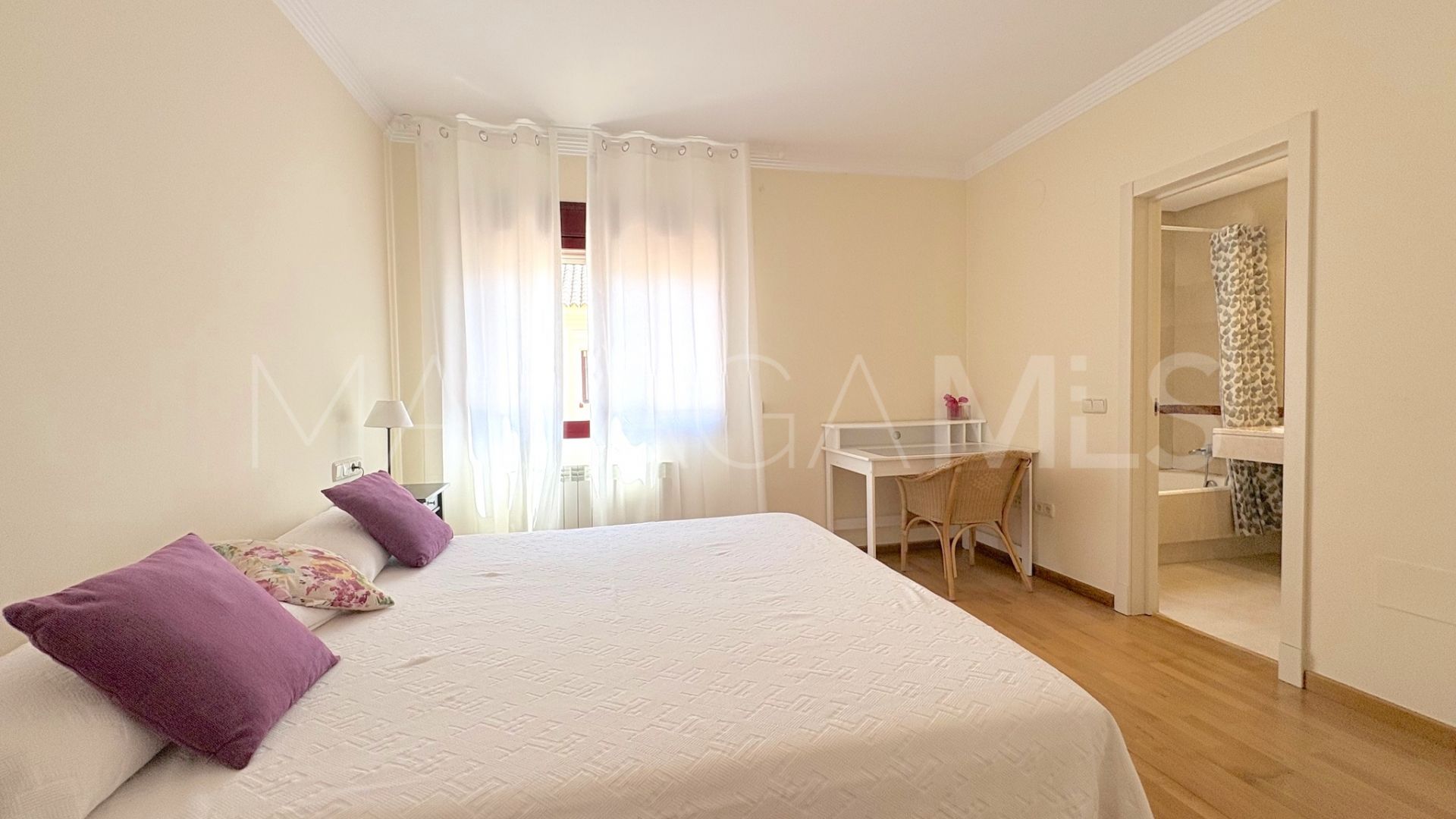 For sale town house in La Dama de Noche with 3 bedrooms