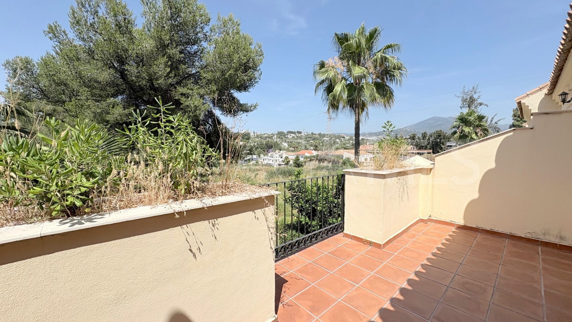 For sale town house in La Dama de Noche with 3 bedrooms