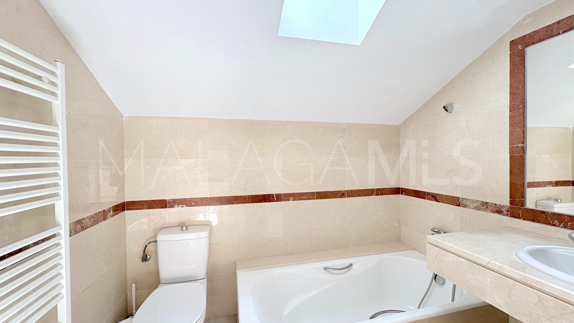 For sale town house in La Dama de Noche with 3 bedrooms