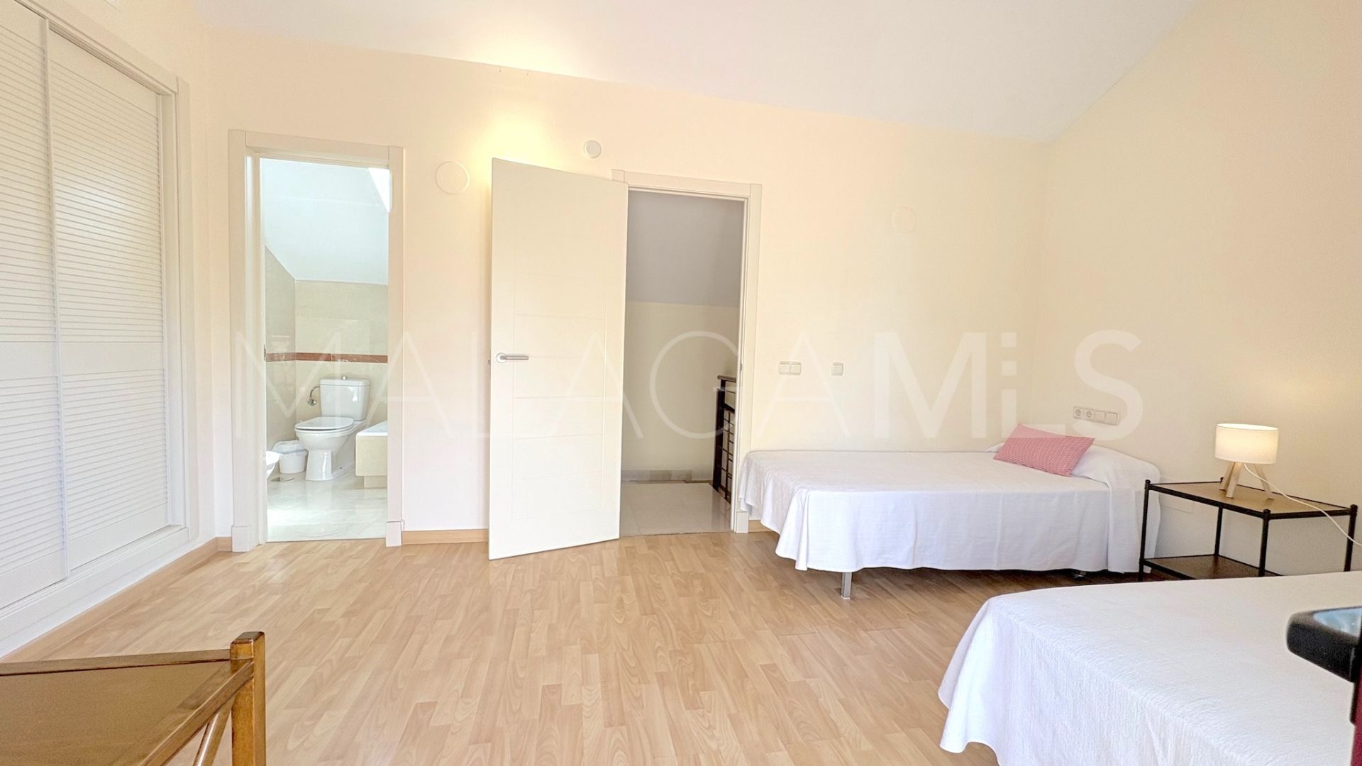 For sale town house in La Dama de Noche with 3 bedrooms