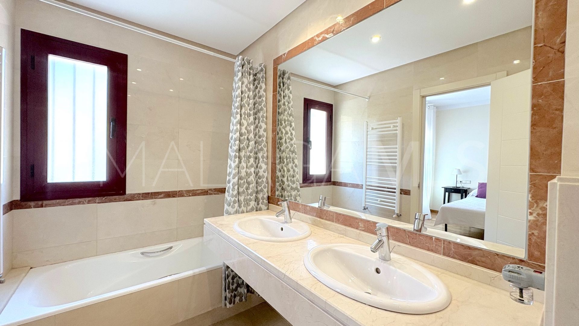 For sale town house in La Dama de Noche with 3 bedrooms