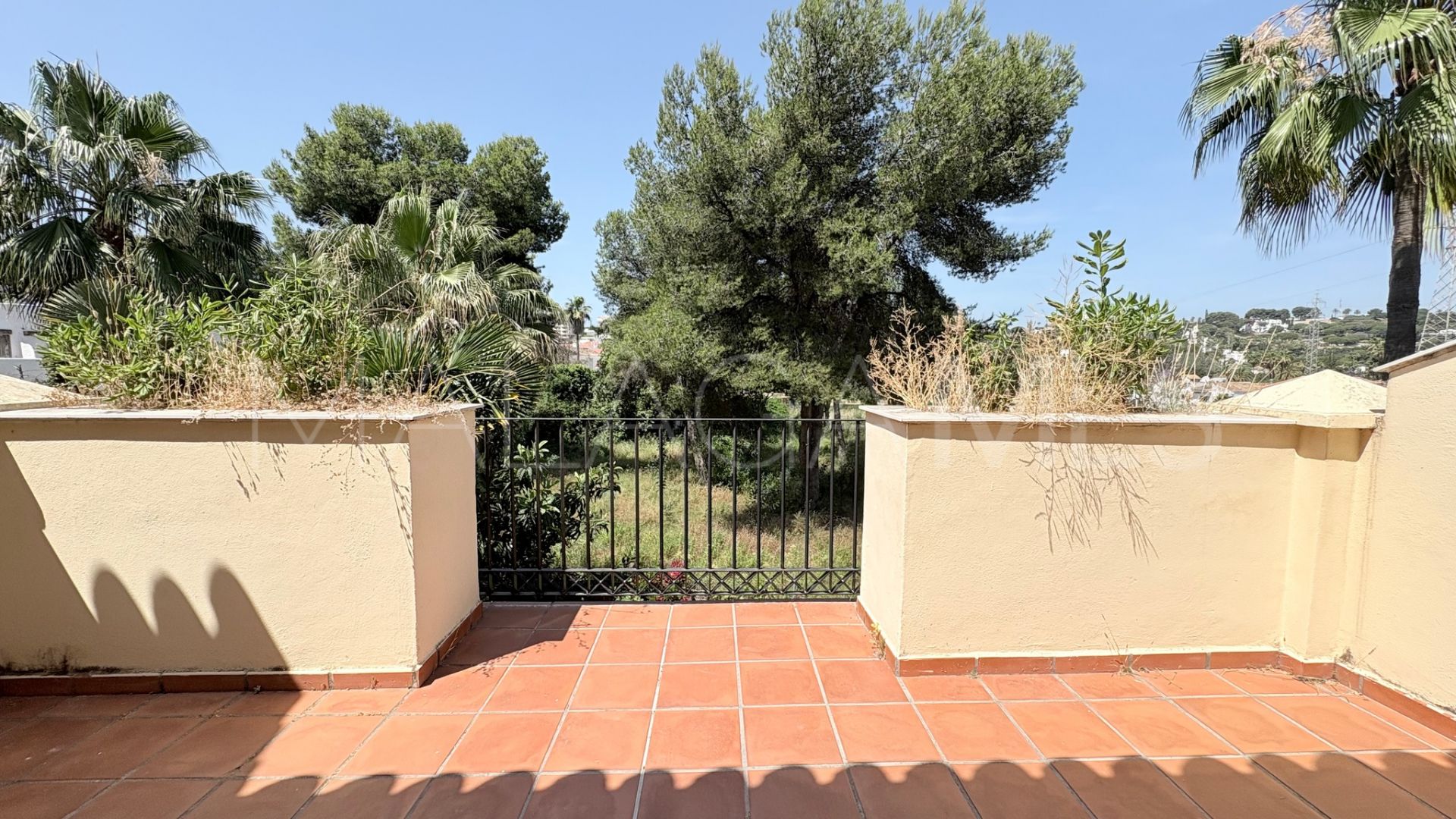 For sale town house in La Dama de Noche with 3 bedrooms