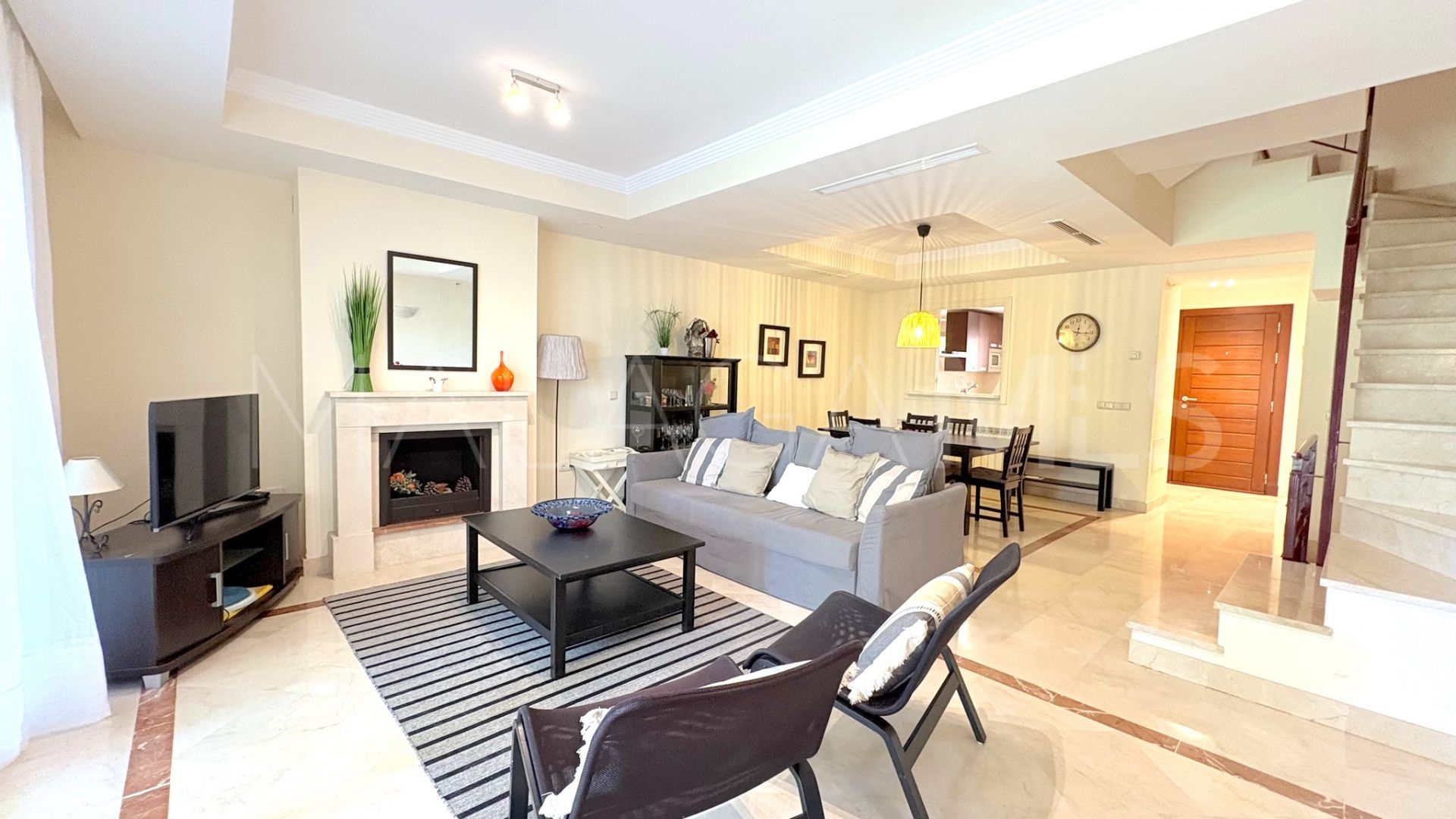 For sale town house in La Dama de Noche with 3 bedrooms