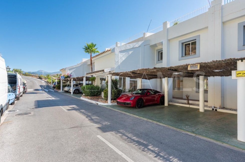Apartamento a la venta in La Quinta with 3 bedrooms