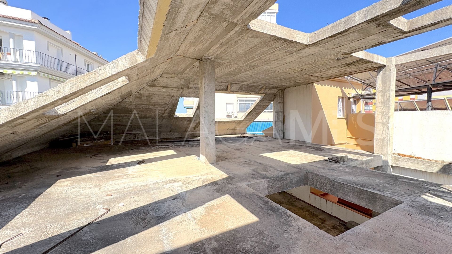 Building for sale in Fuengirola Centro