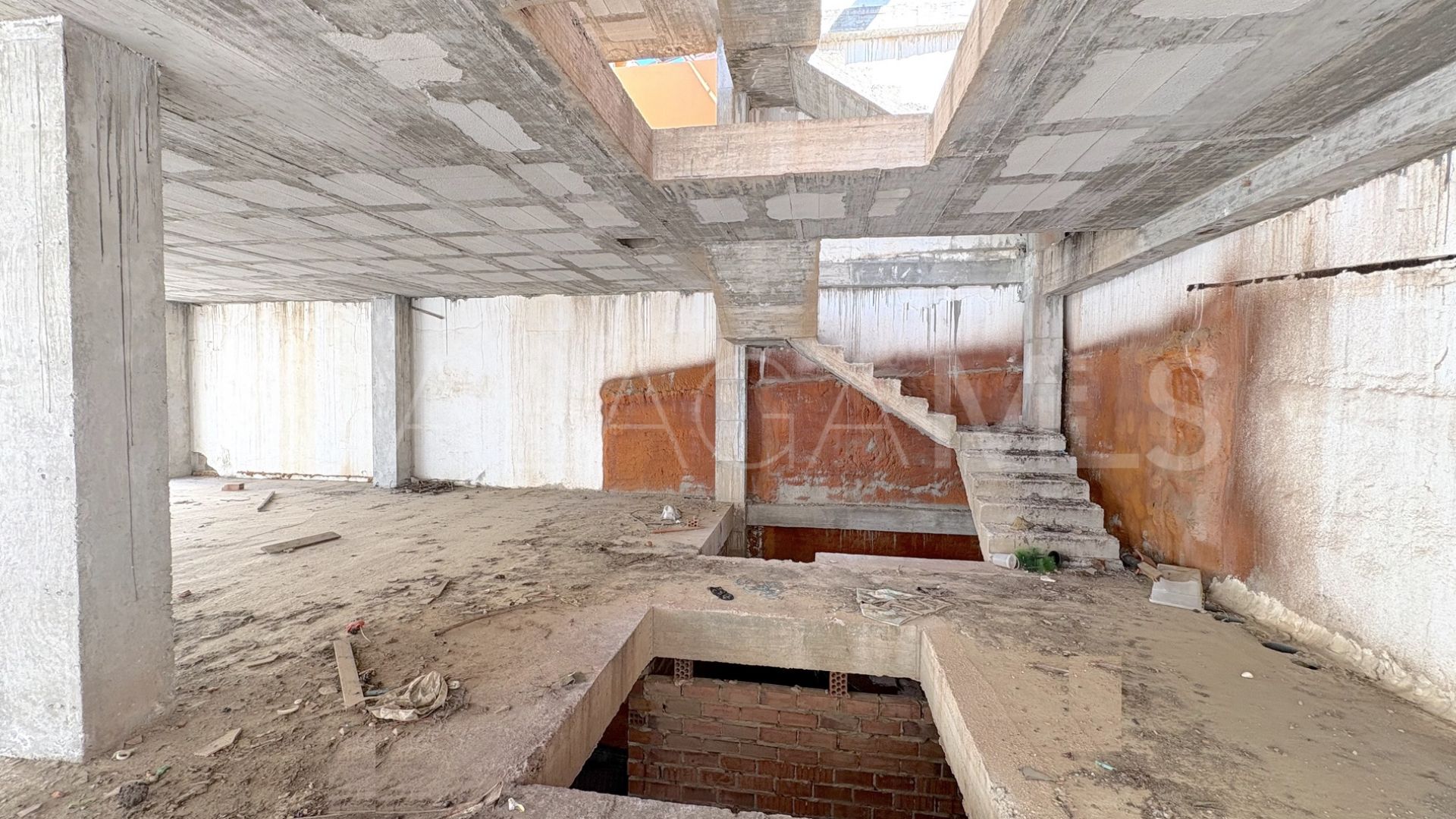 Building for sale in Fuengirola Centro