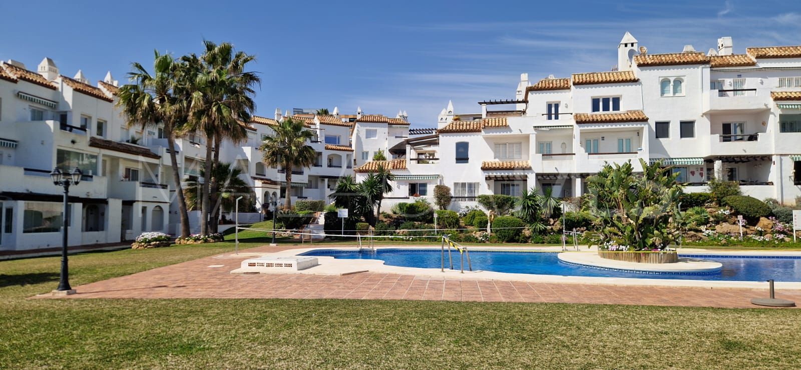 Markplanslägenhet for sale in Calahonda Playa
