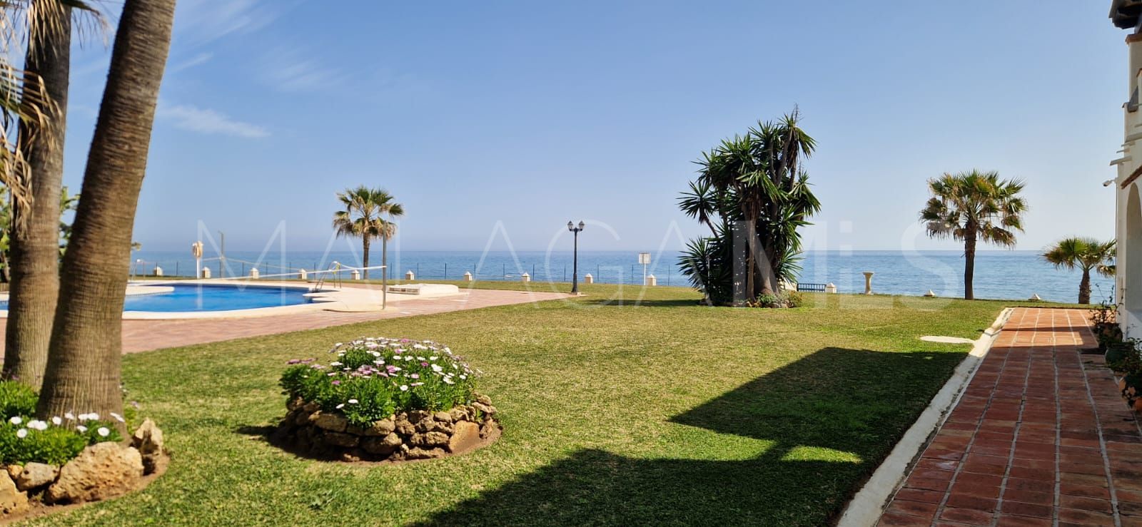 Markplanslägenhet for sale in Calahonda Playa