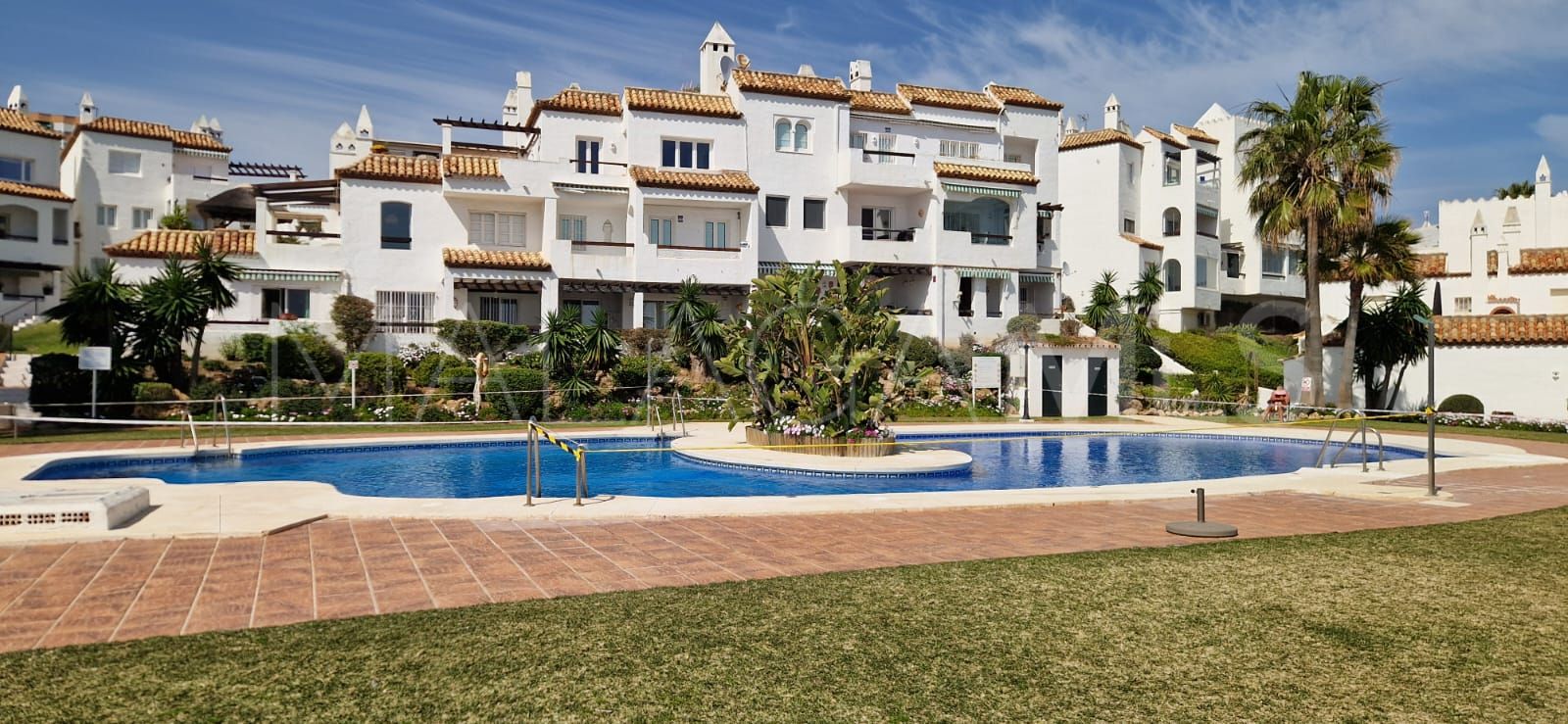 Markplanslägenhet for sale in Calahonda Playa