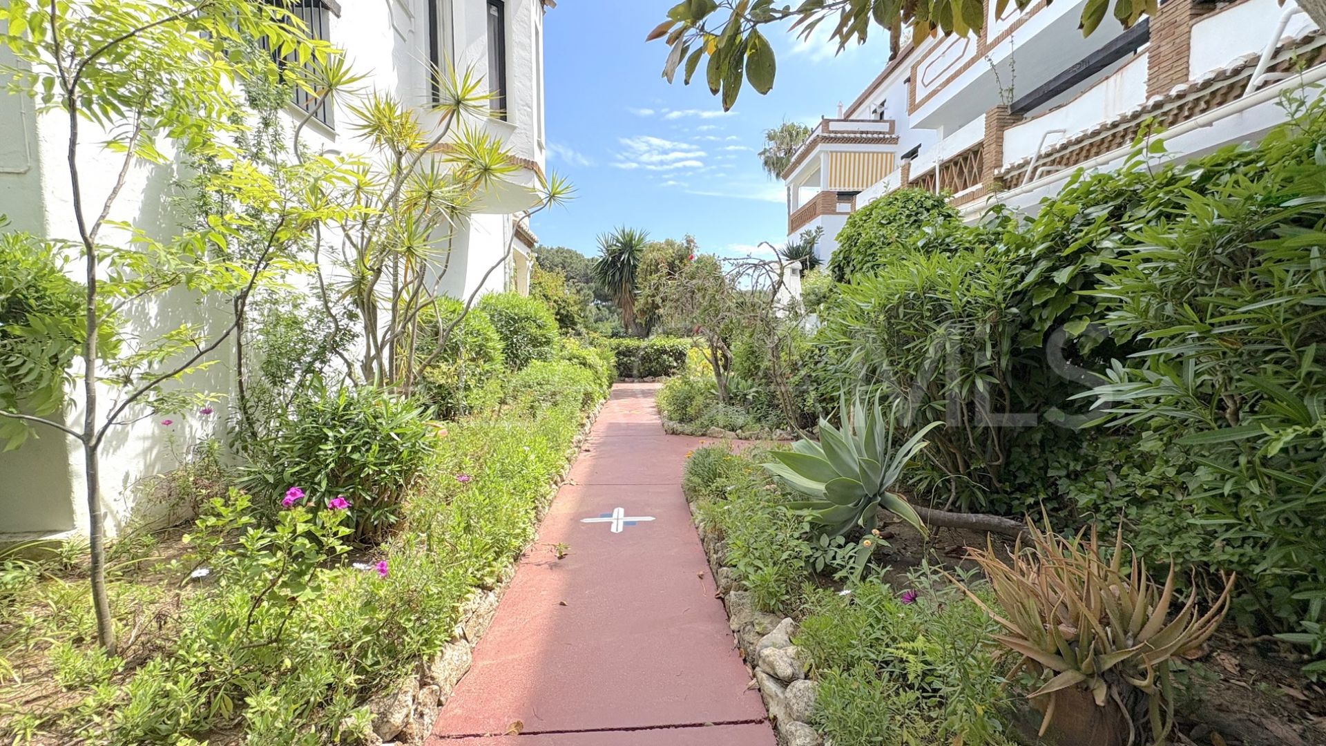 Appartement rez de chaussée for sale in Calahonda Playa