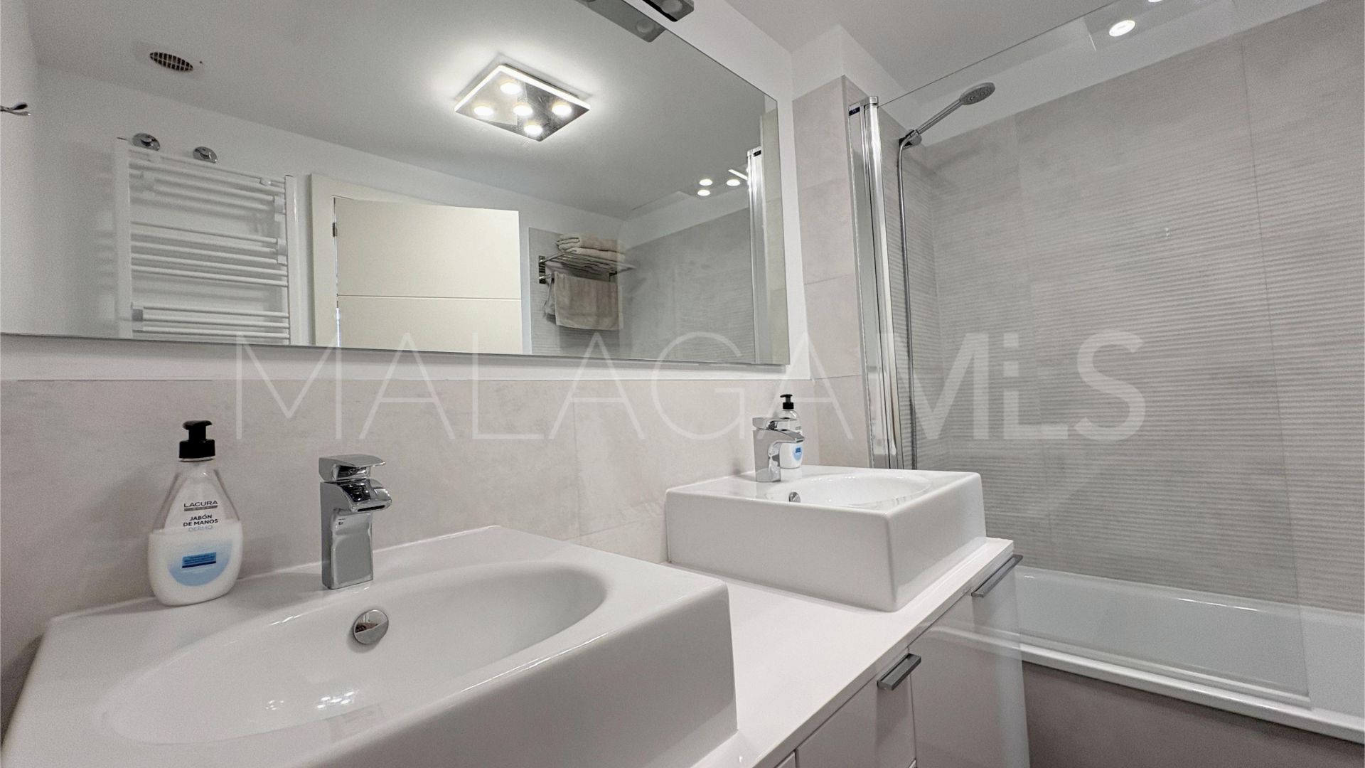 Ground floor apartment with 3 bedrooms for sale in Cala de Mijas