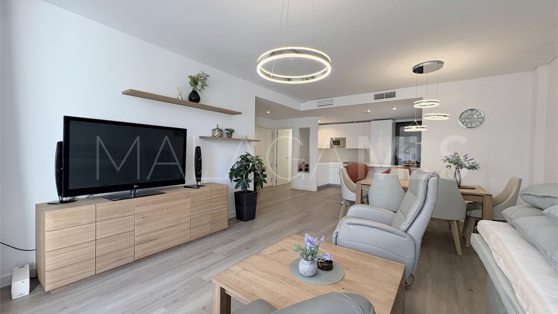 Ground floor apartment with 3 bedrooms for sale in Cala de Mijas