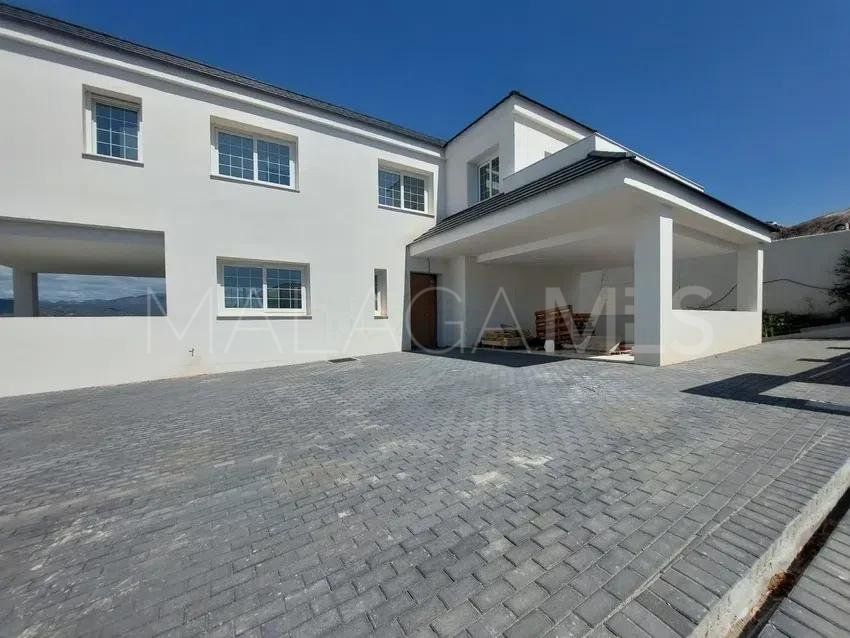 Villa for sale in Mijas Golf