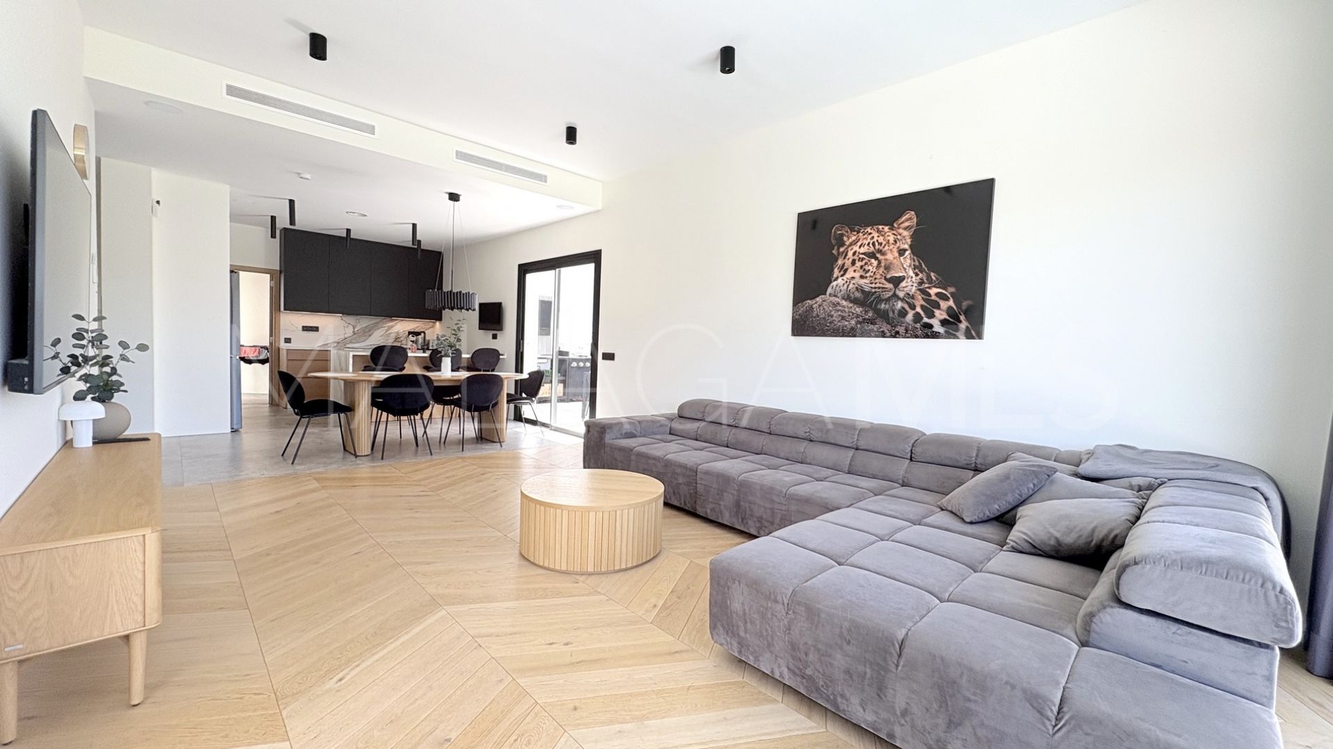 Buy Benahavis house with 5 bedrooms