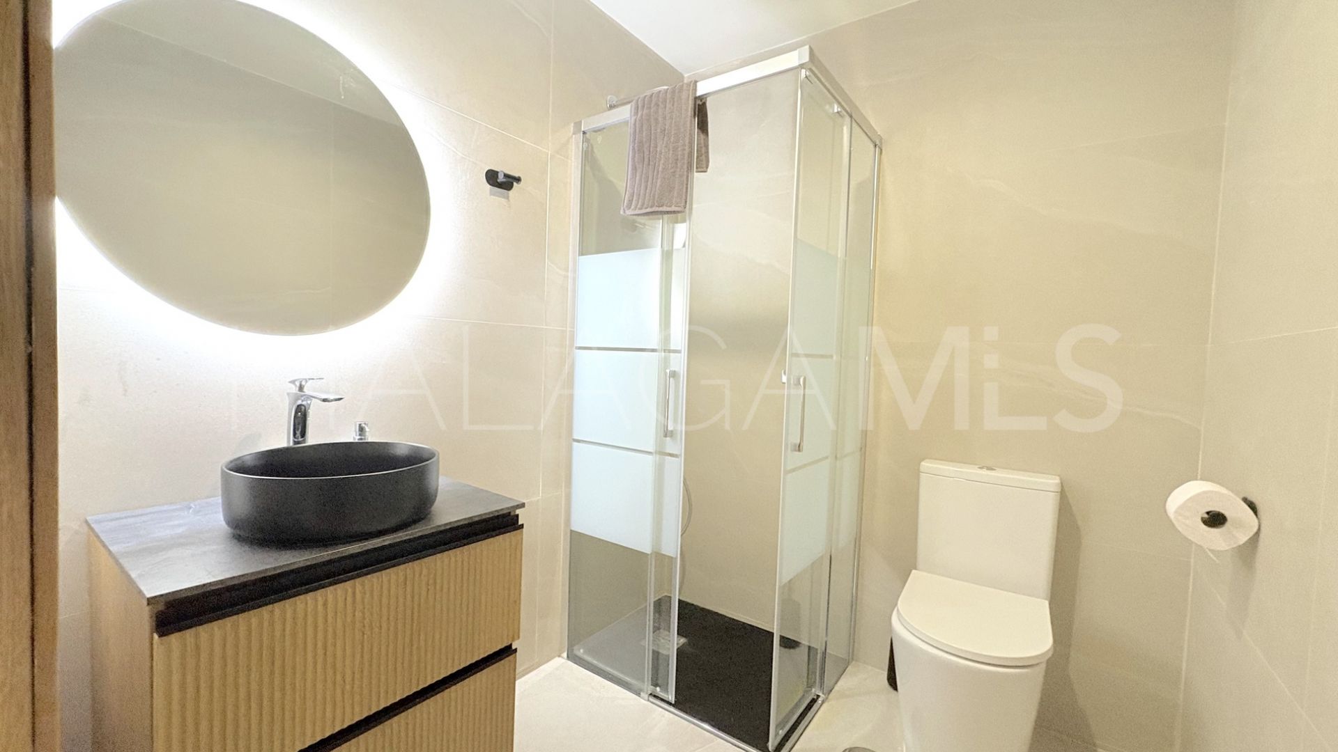 Buy Benahavis house with 5 bedrooms