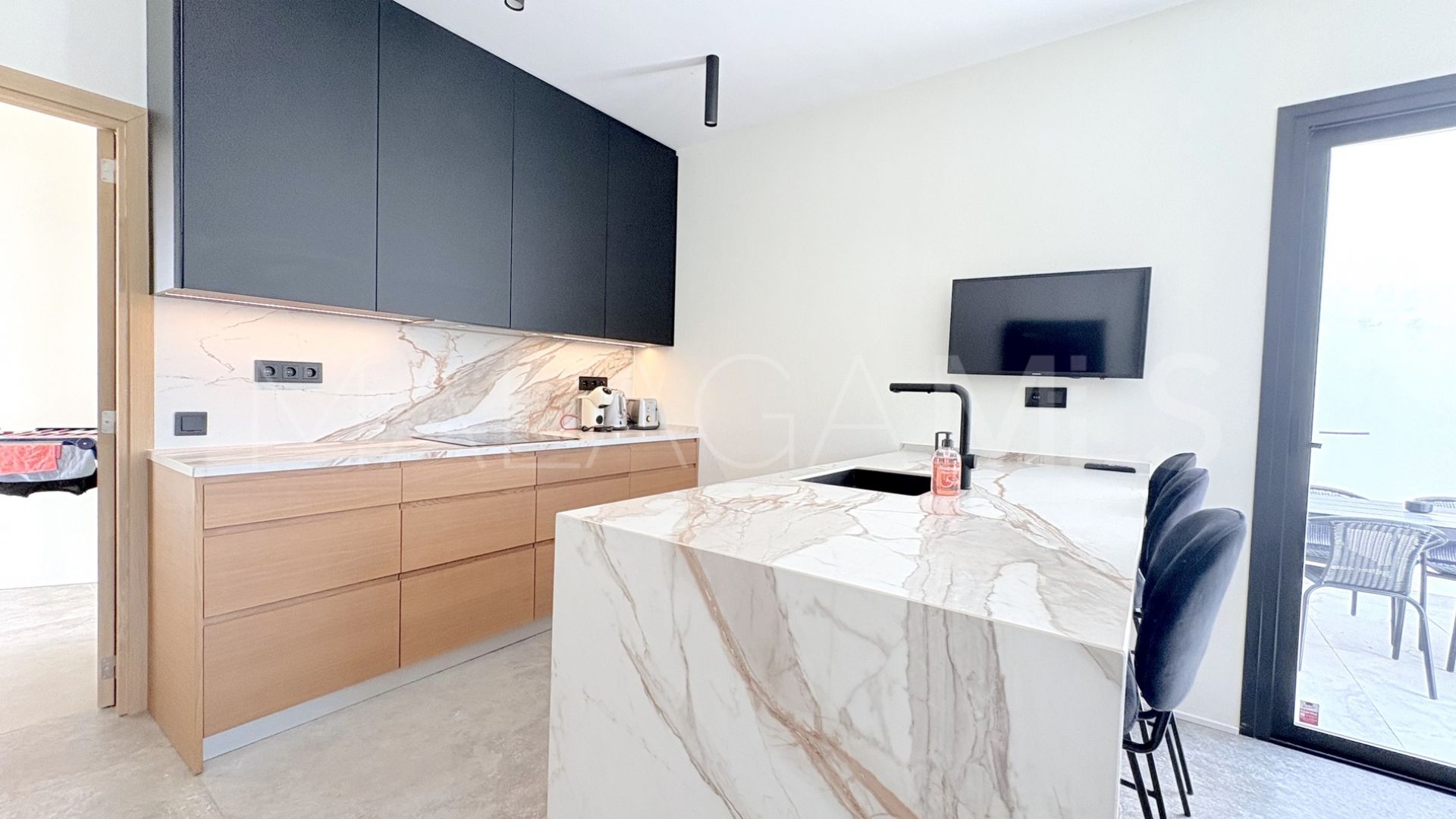 Buy Benahavis house with 5 bedrooms