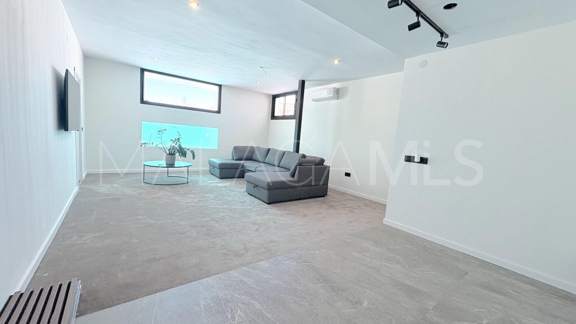 Buy Benahavis house with 5 bedrooms