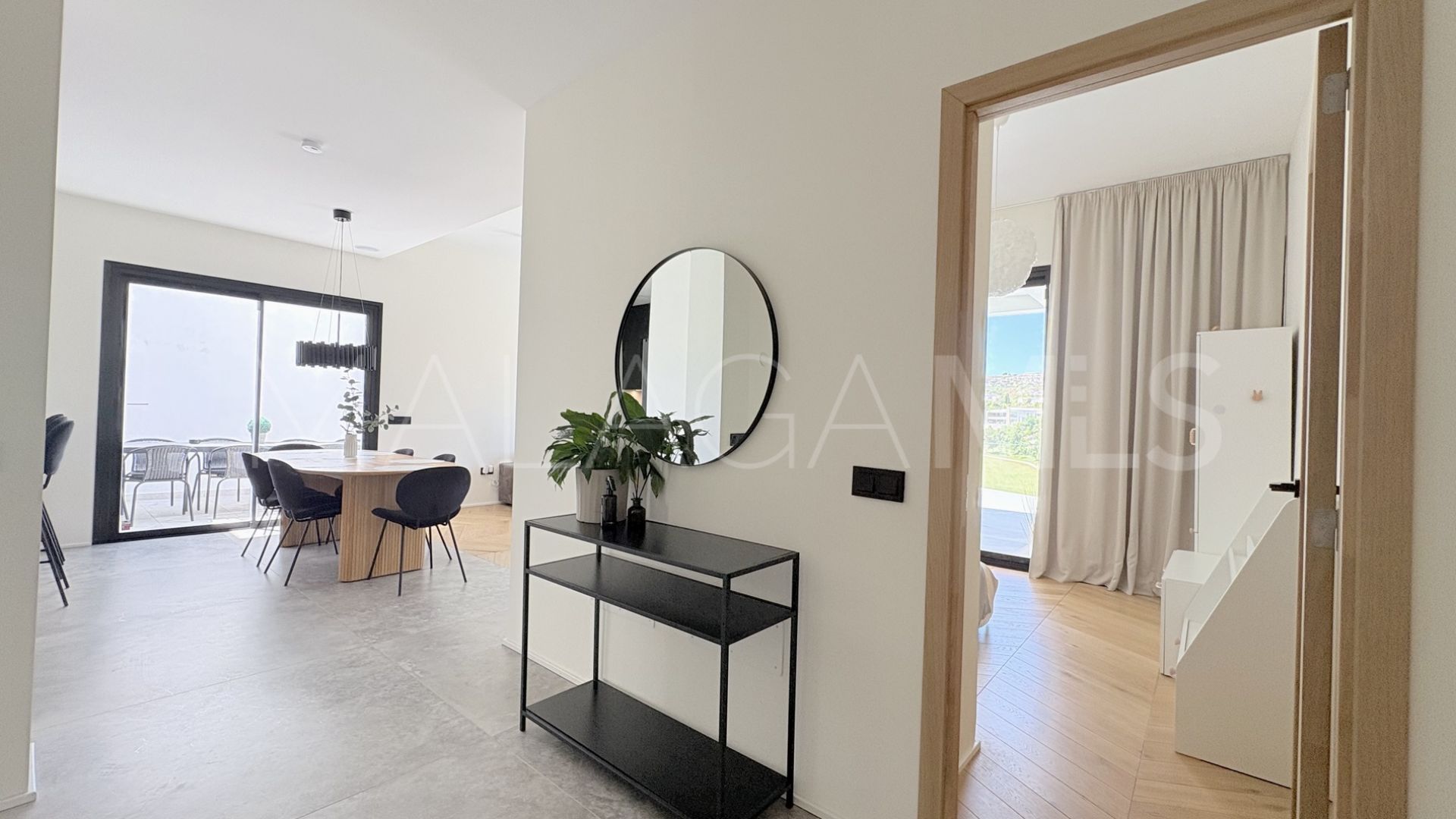 Buy Benahavis house with 5 bedrooms