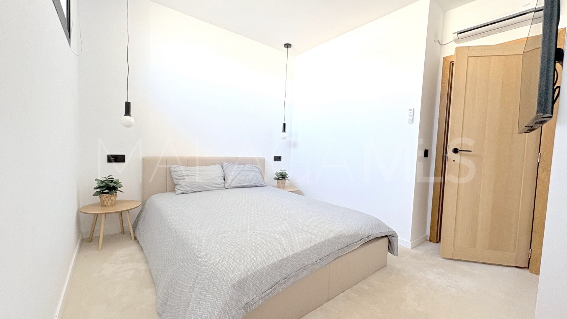 Buy Benahavis house with 5 bedrooms