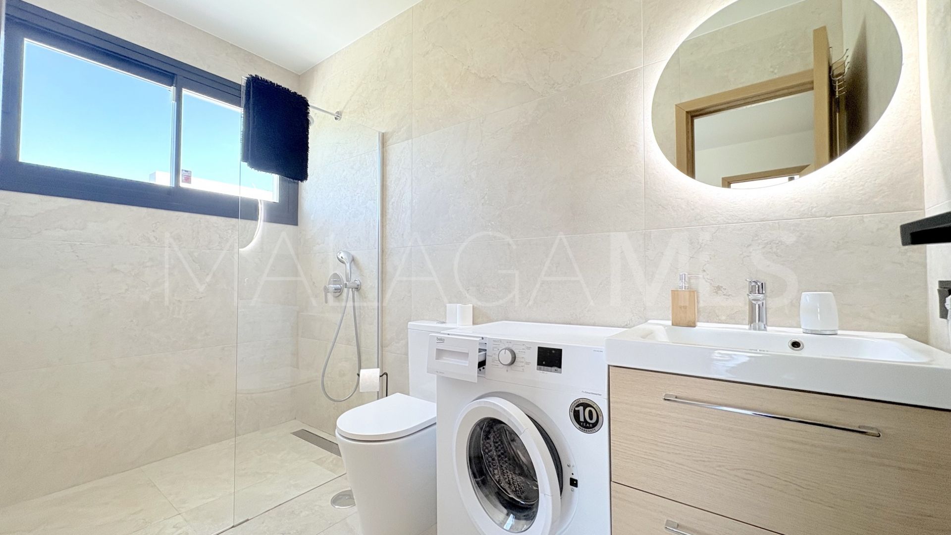 Buy Benahavis house with 5 bedrooms
