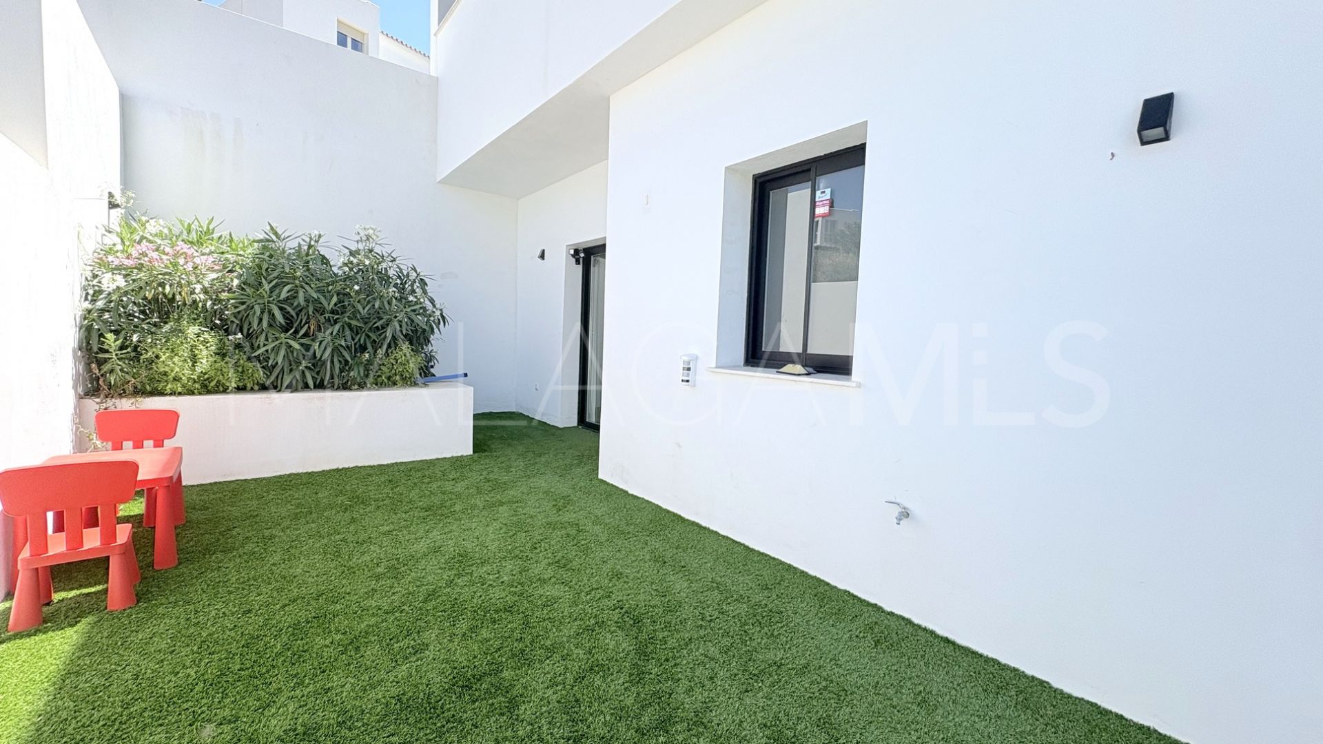 Buy Benahavis house with 5 bedrooms