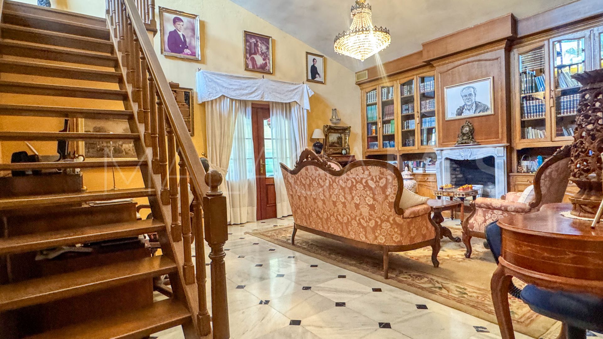 Villa for sale in Estepona Westen