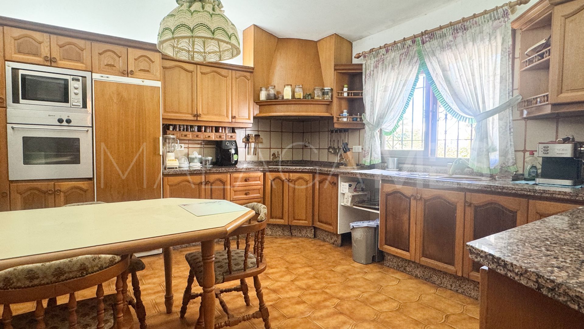 Villa for sale in Estepona Westen
