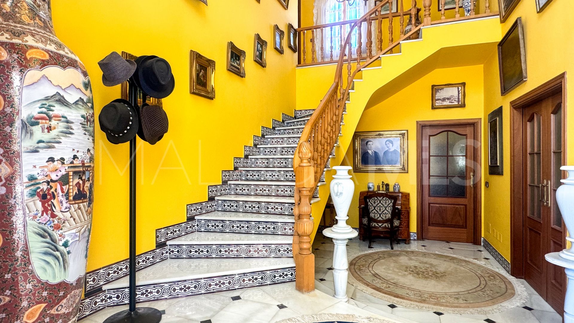 Villa for sale in Estepona Westen