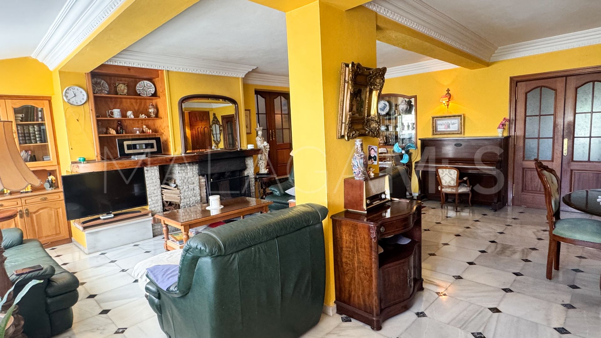 Villa for sale in Estepona Westen