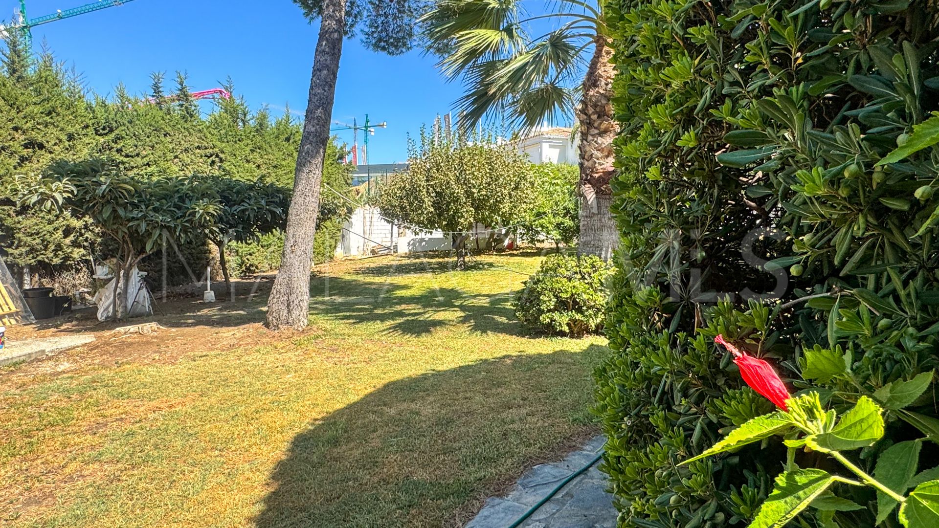 Villa for sale in Estepona Westen