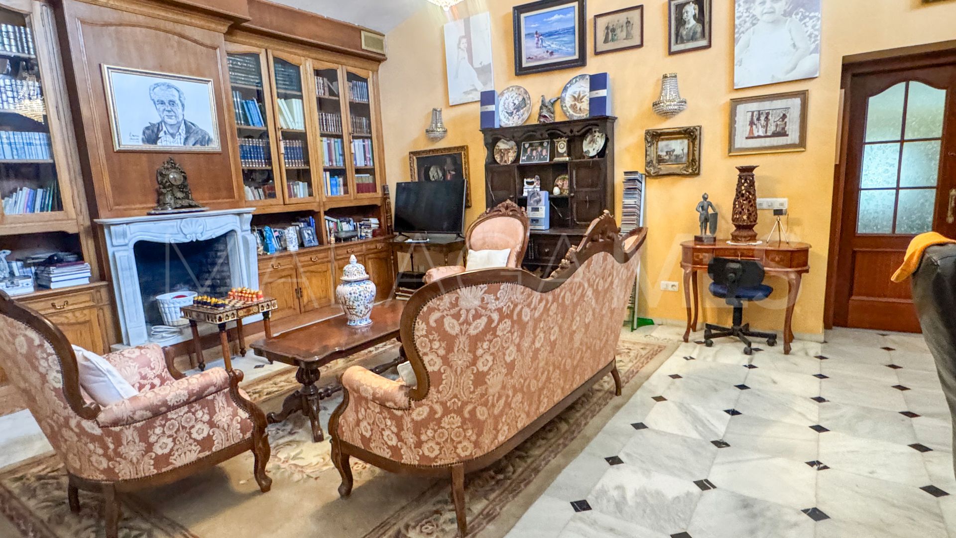 Villa for sale in Estepona Westen