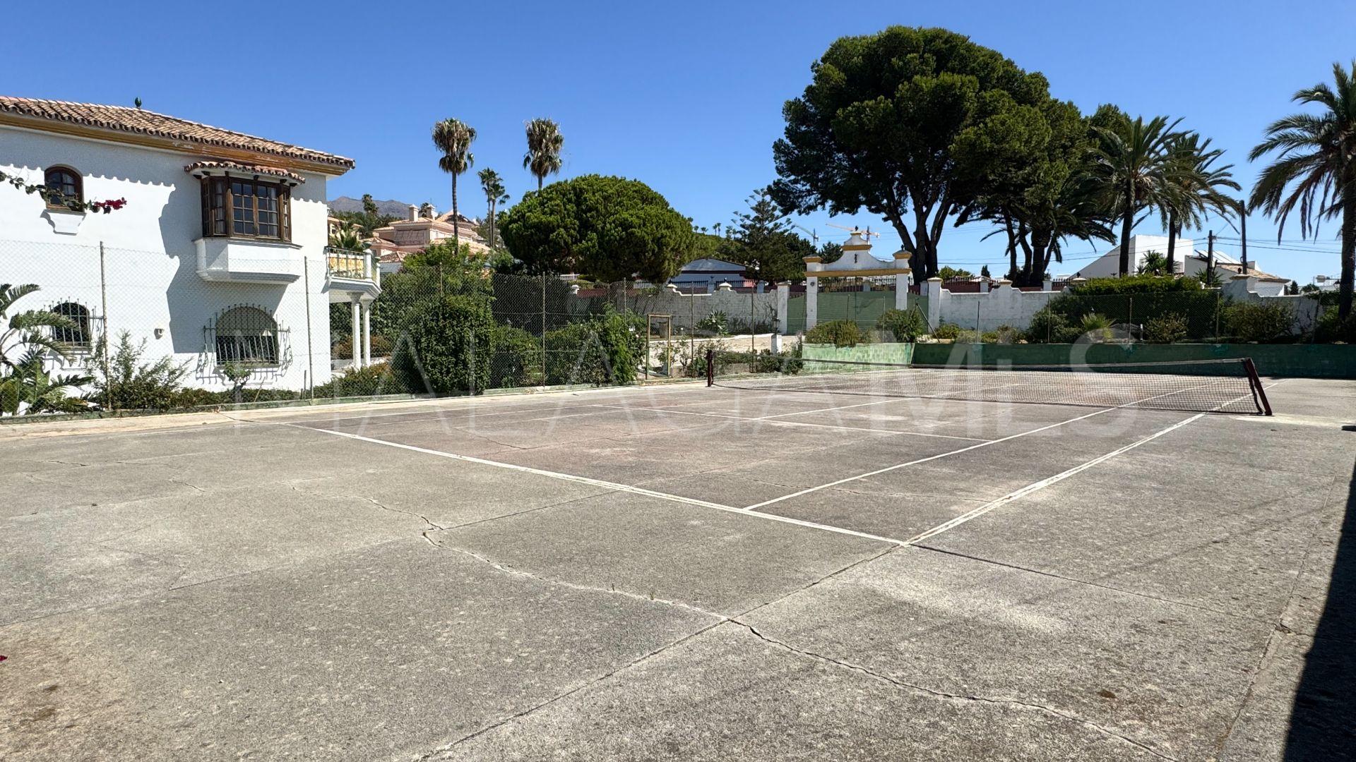 Villa for sale in Estepona Westen