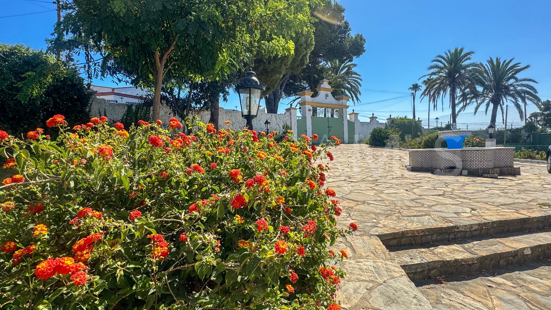 Villa for sale in Estepona Westen