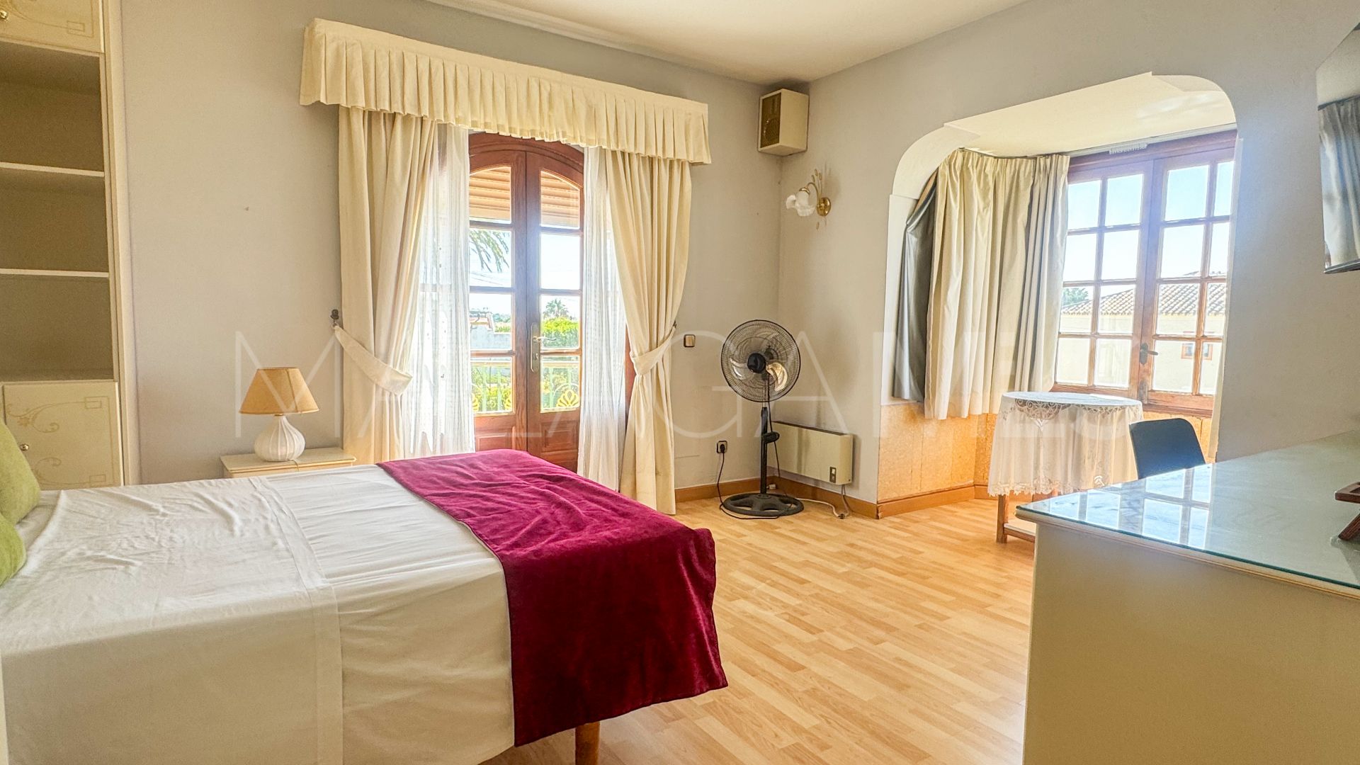 Villa for sale in Estepona Westen
