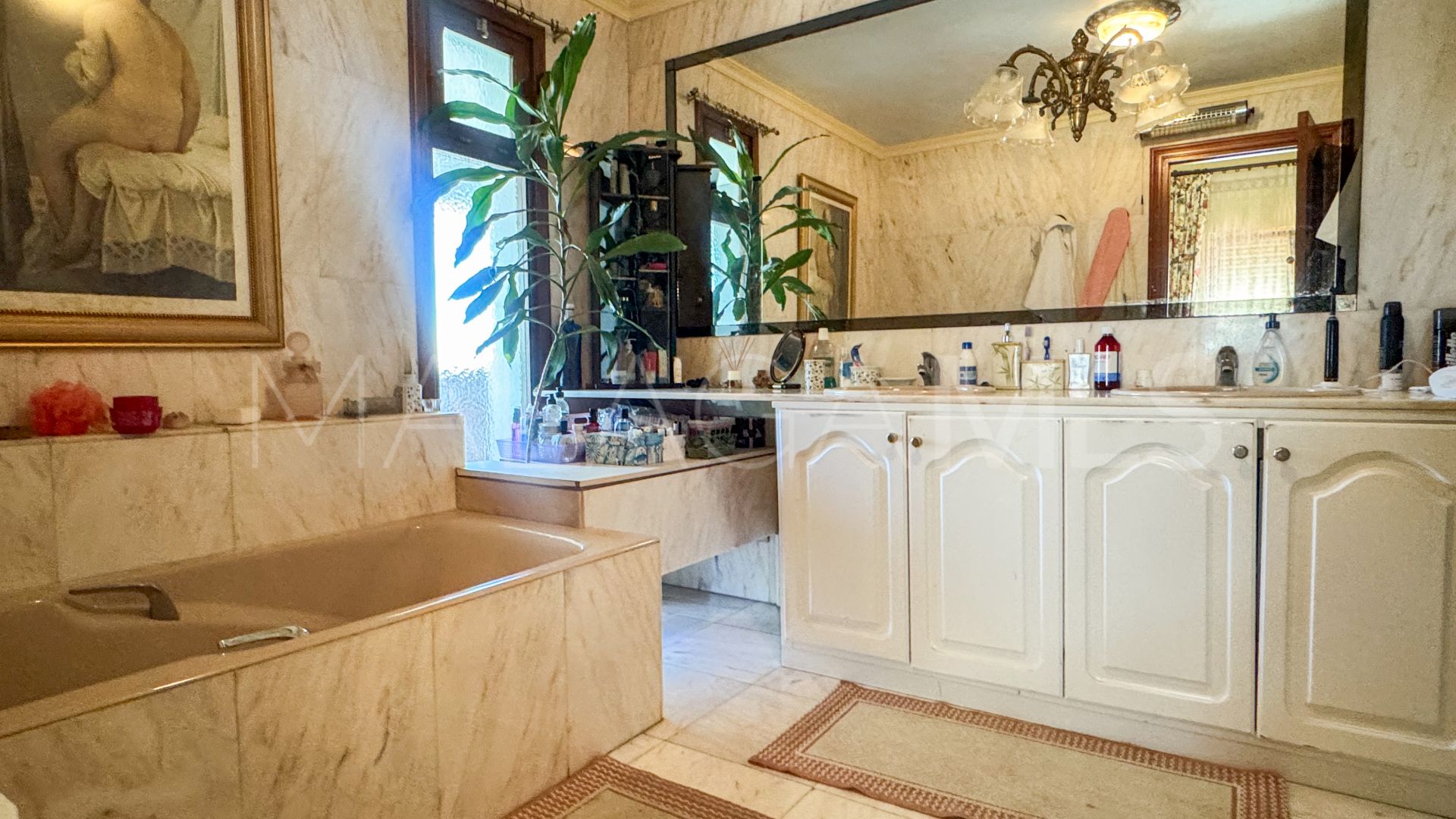 Villa for sale in Estepona Westen
