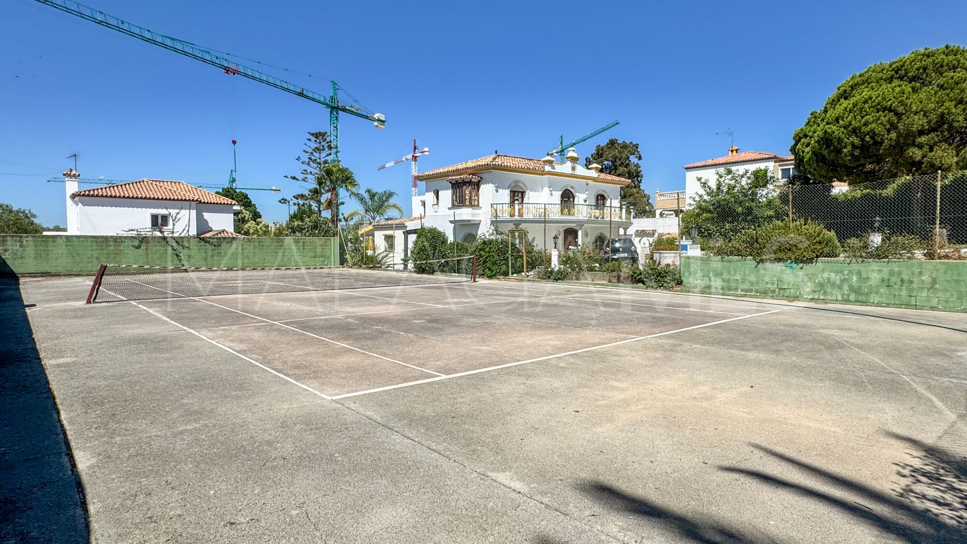 Villa for sale in Estepona Westen