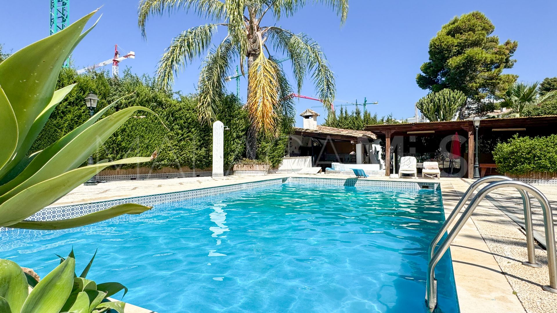 Villa for sale in Estepona Westen