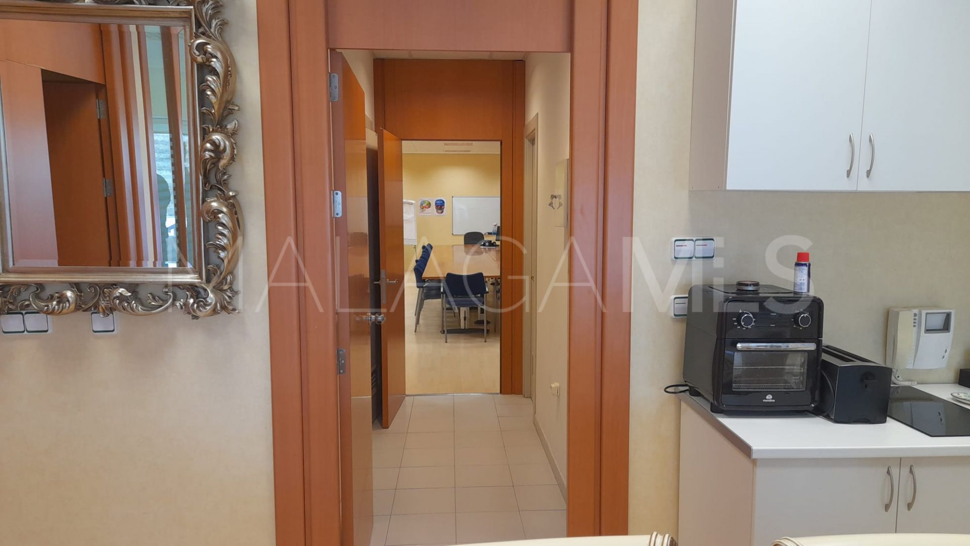 Office units for sale in Coin