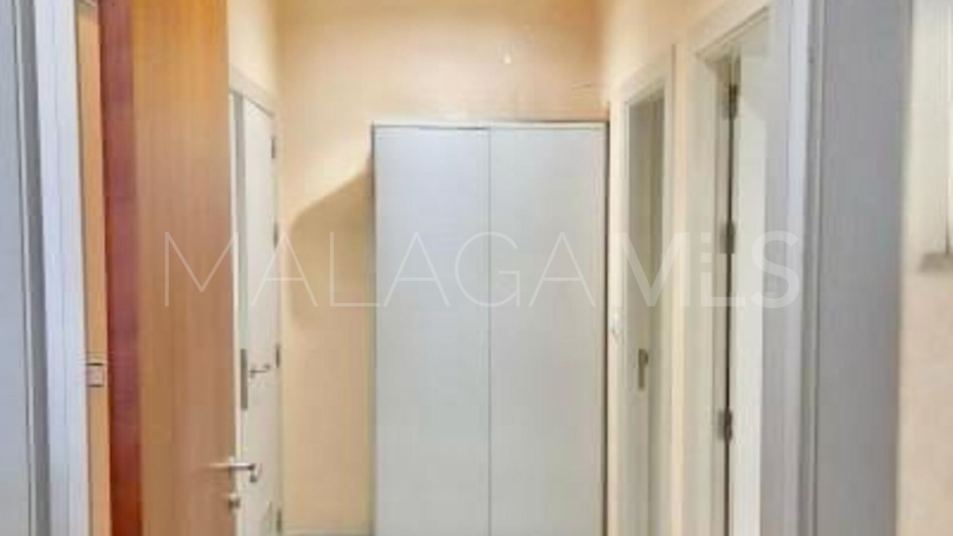 Office units for sale in Coin