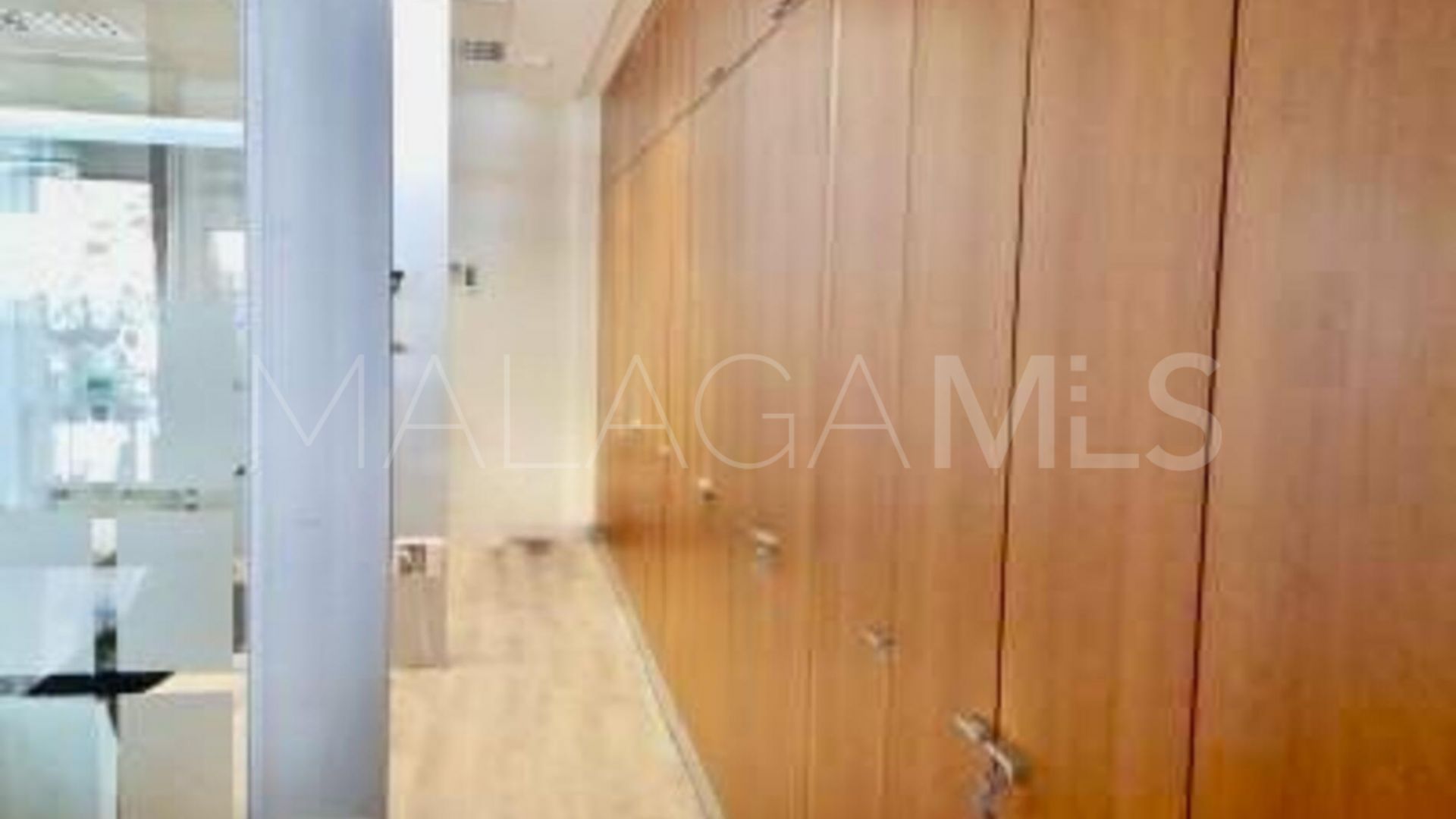 Office units for sale in Coin