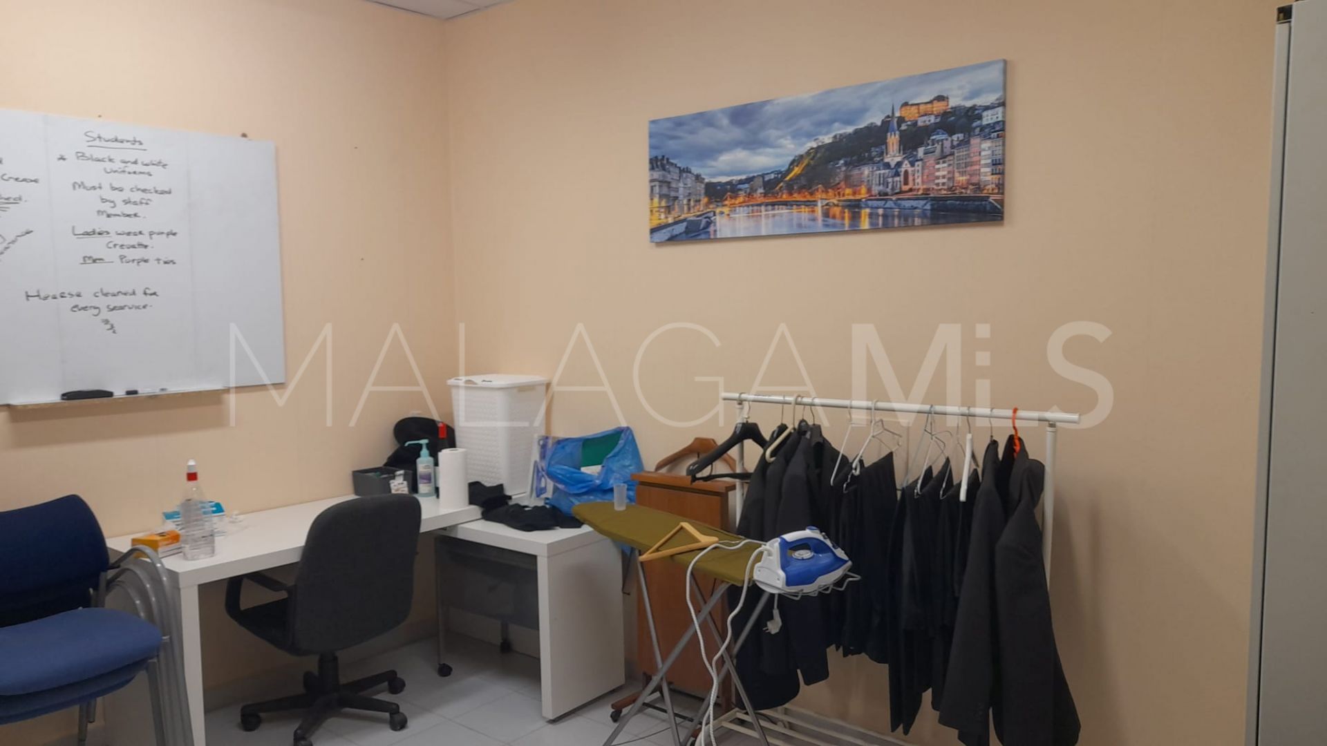 Office units for sale in Coin