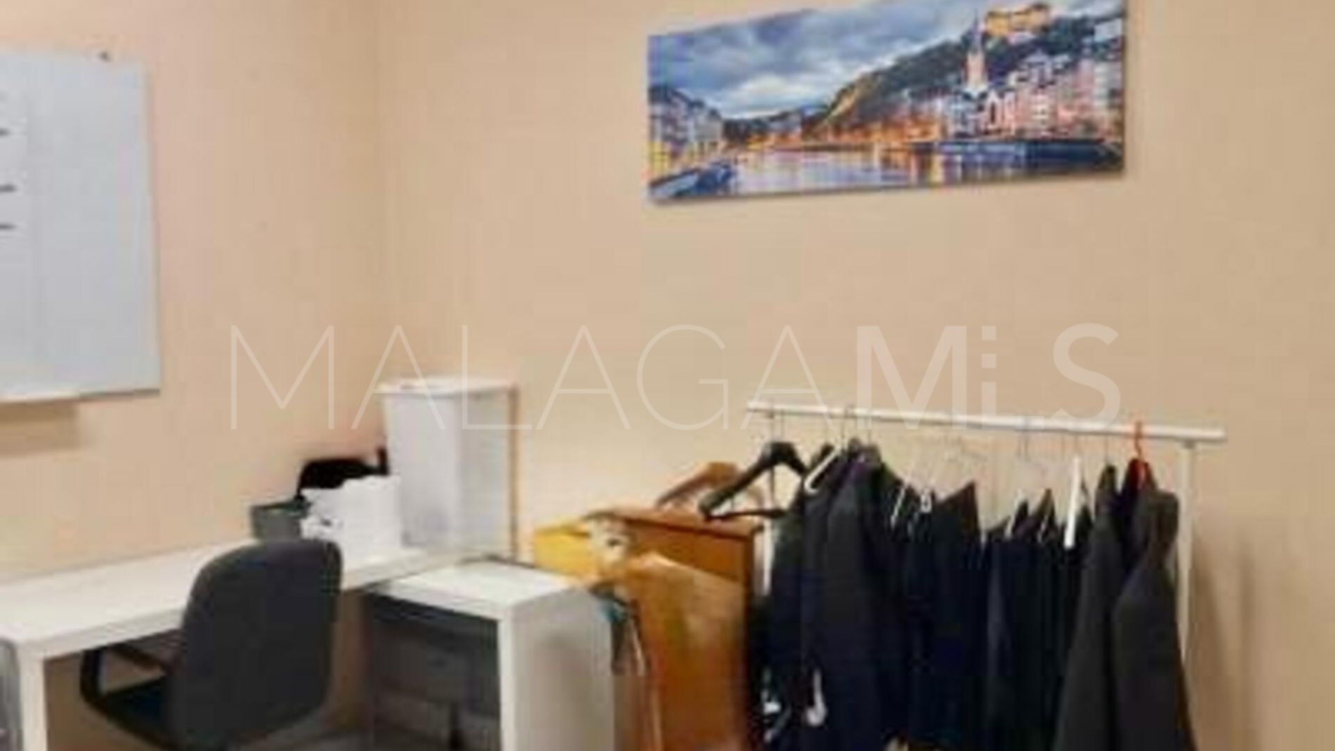 Office units for sale in Coin
